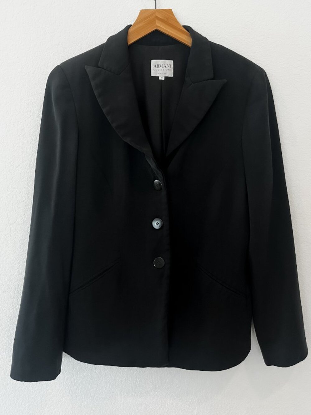Vintage Armani Collezioni Black 3-Button Blazer Made in Italy Size 10